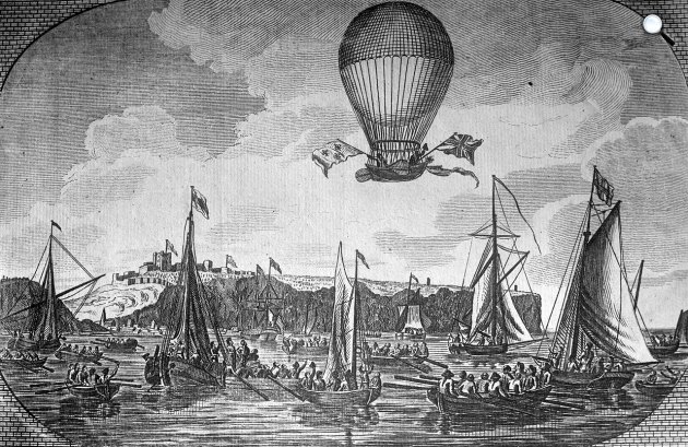 Jean-Pierre Blanchard és John Jeffries 2 óra alatt átrepülte léggömbjével a La Manche csatornát Dover és Calais között, 1785. január 7. (Fotó: Wikimédia)