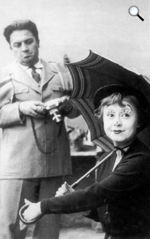 Bohócok forgatása - Federico Fellini rendező és felesége Giulietta Masina színésznő (Fotó: @federfellini/Facebook)