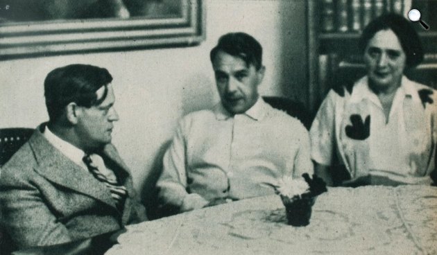 Karinthy Frigyes, Kosztolányi Dezső és Kosztolányiné (Harmos) Görög Ilona, 1933 (Fotó: László Henrik/PIM/Eurpoeana)