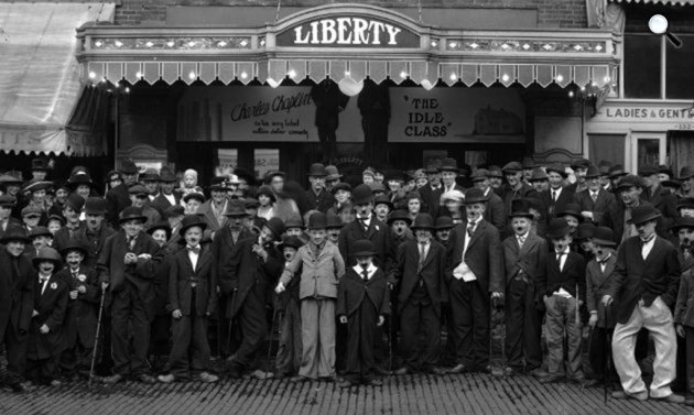 Chaplin-utánzók hasonmásversenye (Fotó: openculture.com)