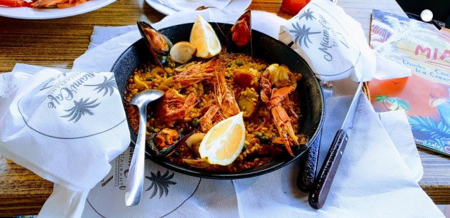 Mediterrán étel - paella-tál Barcelonában (Fotó: Pixabay)