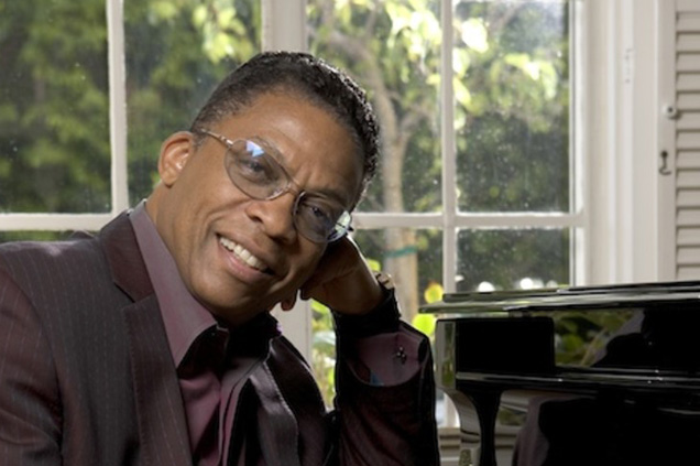 Herbie Hancock (1940- ) jazz-zenész, poszt-bop úttörője, a fúziós zene képviselője (Fotó: Facebook)