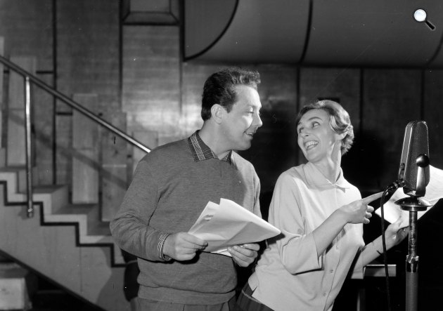  Voltaire: Candide című műve rádiójáték változatának felvételén - Kállai Ferenc és Psota Irén, Magyar Rádió, 1960 (Fotó: Fortepan/Szalay Zoltán)