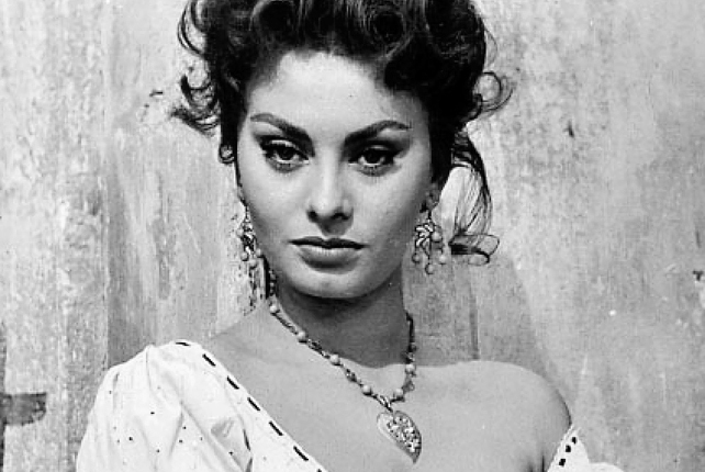 Sophia Loren Oscar-díjas olasz filmszínésznő, 1955 (Fotó: Wikimedia)