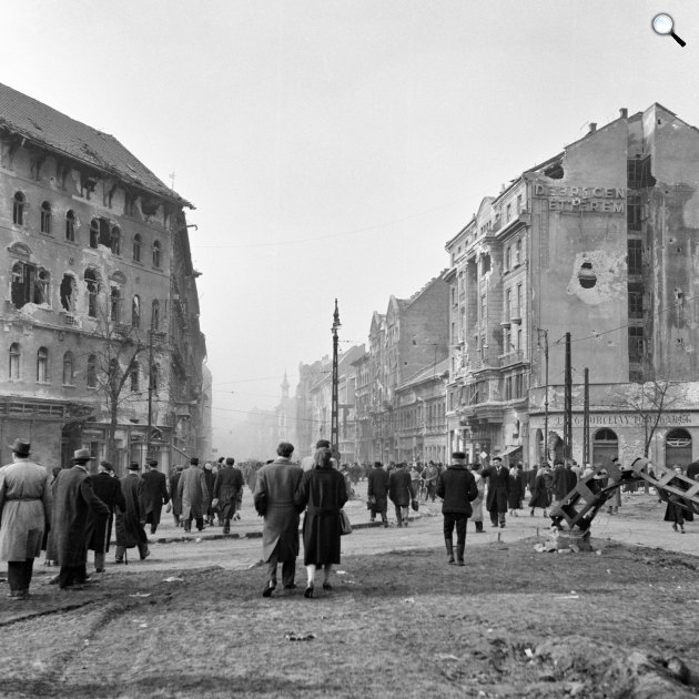 1956-os forradalom - Budapest, Baross tér és a Rákóczi út, 1956. október 29. (Fotó: Fortepan/Hegyi Zsolt, Balla Demeter)