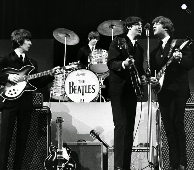 Beatles angol beatzenekar - John Lennon, Paul McCartney, George Harrison, Ringo Starr, 1964 (Fotó: listal.com)