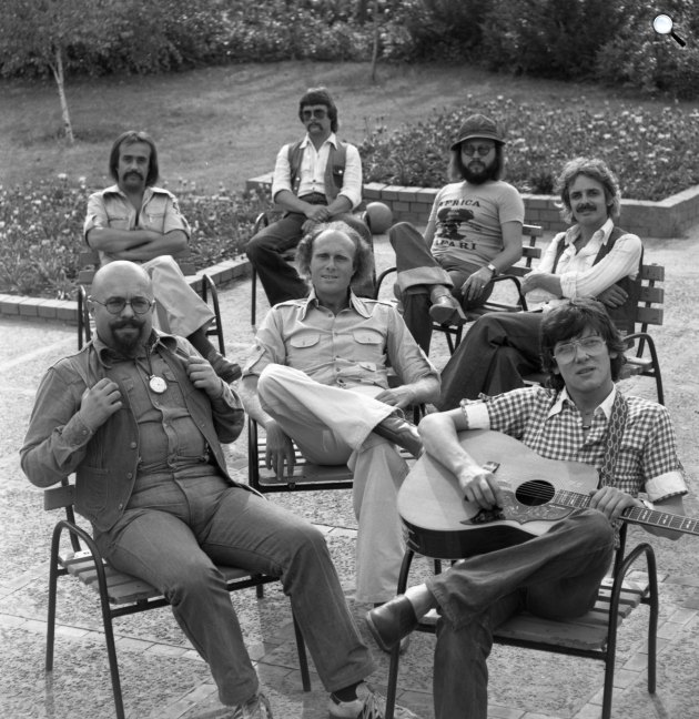 A Bergendy együttes Delhusa Gjonnal, 1977 (Fotó: Fortepan/Urbán Tamás)