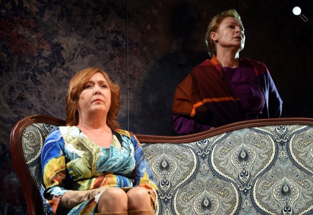 Henrik Ibsen: John Gabriel Borkman - Börcsök Enikő, Hegyi Barbara, 2018, (Fotó: Pesti Színház/Szkárossy Zsuzsa)