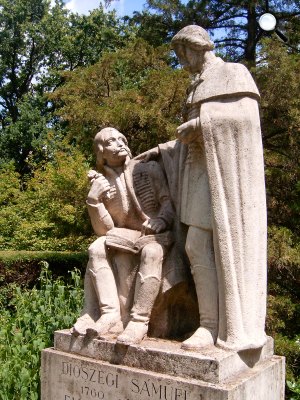 Diószegi Sámuel (1761-1813) botanikus és Fazekas Mihály (1766-1828) költő, botanikus szobra a Debreceni Egyetemen, 2005 (Fotó: Horváth Árpád/Wikimédia)