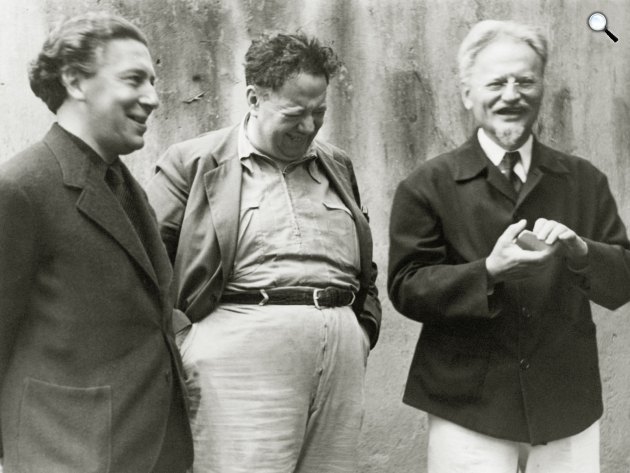 André Breton író, művész, Diego Rivera festőművész és Lev Trockij politikus, Mexikó, 1938 (Fotó: Pinterest)