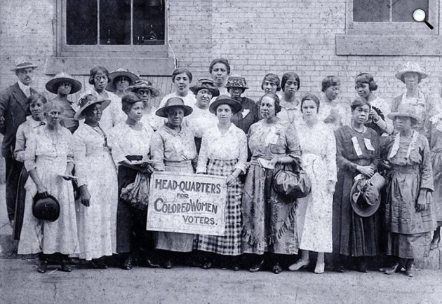 Afroamerikai és fehér szüfrazsett nők a színesbőrű nők szavazati jogaiért harcolnak, 1920-es évek (Fotó: Pinterest)