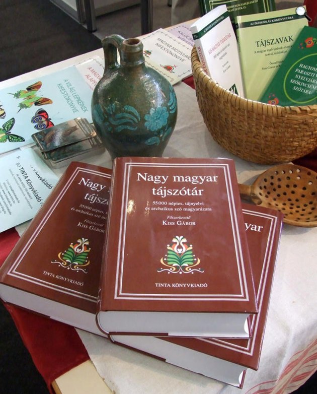 Nagy magyar tájszótár (Fotó: Tinta Kiadó)