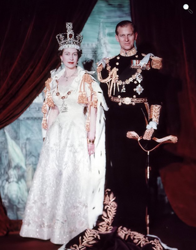 II. Erzsébet királynő és Fülöp herceg az az 1953-as koronázás után (Fotó: Cecil Beaton/Wikimédia)  