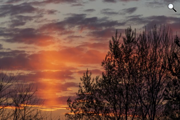 Naposzlop jelenség az égen napfelkelte előtt Debrecen határából fotózva 2021. április 28-án. (Fotó: MTI/Czeglédi Zsolt)