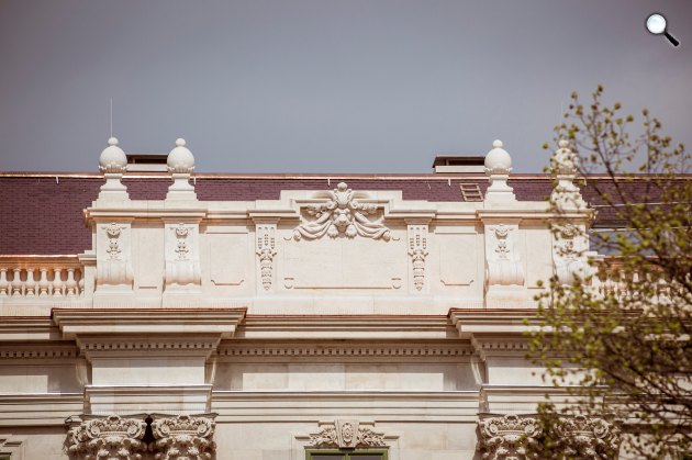 A Budavári Palota déli homlokzata felújított állapotban, 2021 (Fotó: Facebook/@nemzetihauszmannprogram)