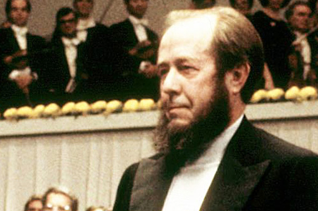 Alekszandr Iszajevics Szolzsenyicin (1918-2008) Nobel-díjas orosz író a díjátadón, 1974 (Fotó: Flickr)