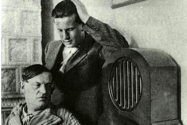 Karinthy Frigyes (1887-1938) író fiával, Karinthy Ferenc (1921-1992) íróval, 1936, részlet (Fotó: Gyenes János/PIM)