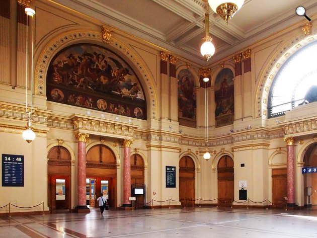 Vasút és forgalom – Than Mór rekonstruált festménye a Lotz-csarnokban, 2021 (Fotó: aranyokker.hu)