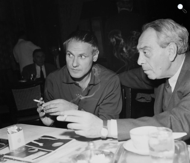 Jancsó Miklós filmrendező és Zelk Zoltán költő egy kávézóban, 1968 (Fotó: Fortepan/Hunyady József)