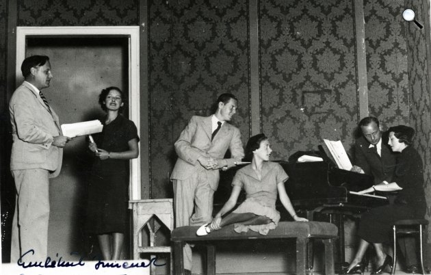 A Virágzó asszony című színdarab - Beregi Oszkár, Muráti Lili, Mészöly Tibor, Pillér Vera, Ráday Imre és Makay Margit színművészek, Pesti Színház, 1936 (Fotó: Fortepan/Ráday Mihály)