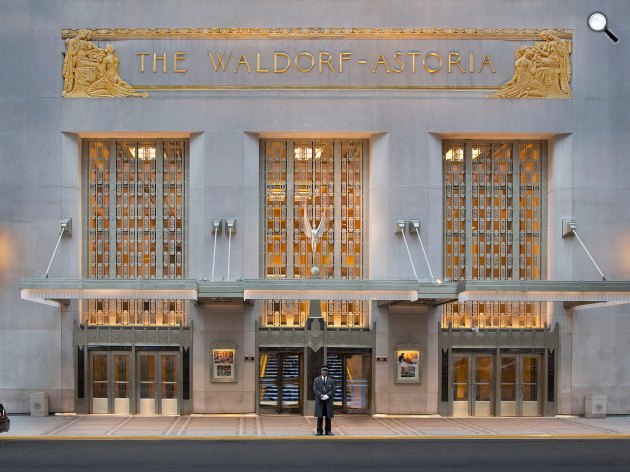 Waldorf-Astoria Park Avenue felőle bejárata, New York (Fotó: Flickr)