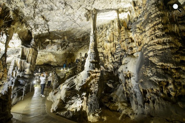 Barlangtúrázók az Aggteleki-cseppkőbarlanban, az aggteleki Baradla-barlangban (Fotó: MTI/Komka Péter)