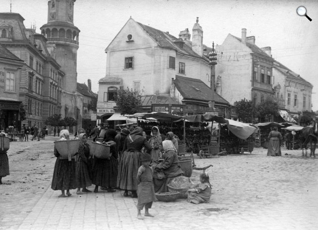 Sopron, Várkerület az Előkapu felé nézve, háttérben a Tűztorony, 1915 (Fotó: Fortepan/Vargha Zsuzsa) 