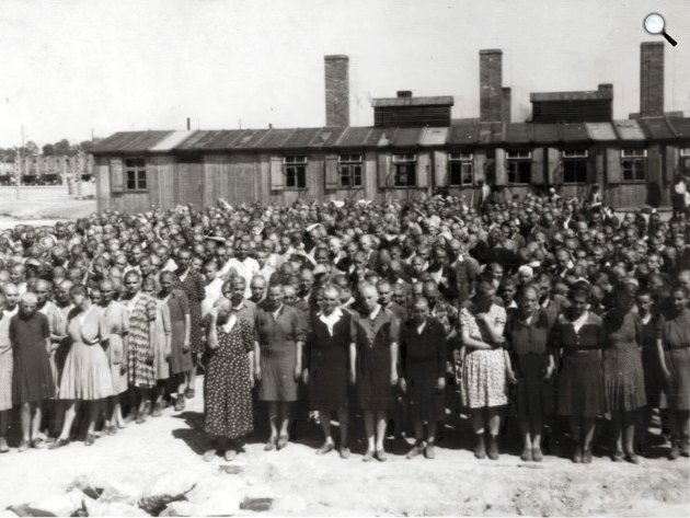 Holokauszt, zsidók foglyok az auschwitz–birkenaui koncentrációs táborban, II. világháború, Lengyelország, 1944 (Fotó: Fortepan/Lili Jacob)