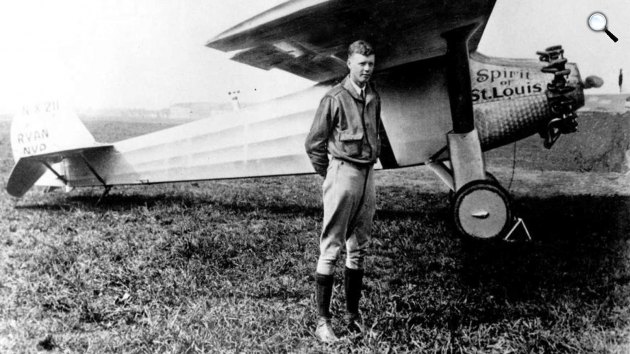 Charles Lindbergh (1902- 1974) pilóta a St. Louis szelleme nevű repülőjével a párizsi repülése előtt (Fotó: Library of Congress/Wikimédia)