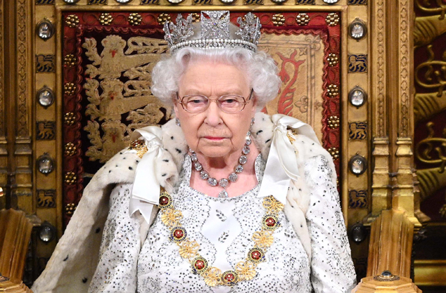 II. Erzsébet (1926-) brit királynő, hivatalos fotó (Fotó: Shutterstock /AMC Networks)