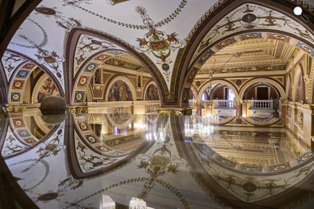 Magyar Állami Operaház, a megújult díszlépcső, Budapest, 2022 (Fotó: MTI/Szigetváry Zsolt)