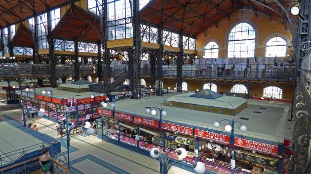 Központi Vásárcsarnok, árusok, Fővám tér, Budapest (Fotó: Pixabay)