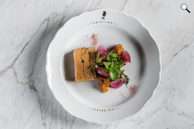 A hollywoodi sztárok séfje, Wolfgang Puck menüjét kínálják a Matild-palotában, Budapest, 2022 (Fotó: Matild Café)