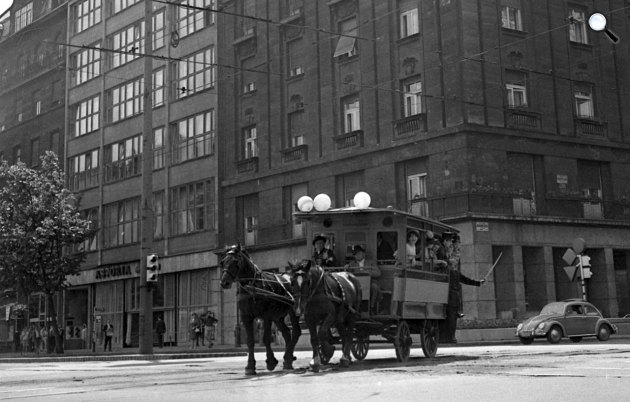 Omnibusz felvonulása a Budapesti Közlekedési Napokon, 1969 (Fotó: Fortepan/Urbán Tamás)