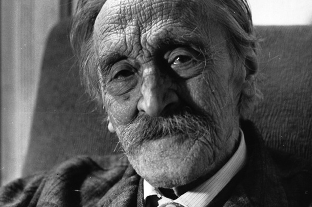 Kós Károly (1883-1977) építész, író, grafikus, könyvtervező, szerkesztő, 1970 (Fotó: PIM/Szabó Tamás)