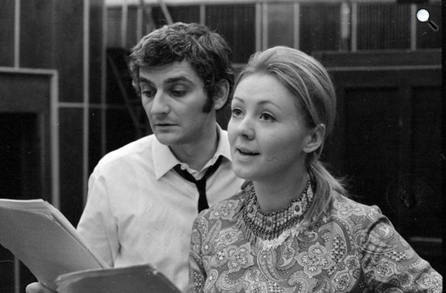 Sinkó László és Halász Judit színművészek a Magyar Rádióban, 1970 (Fotó: Fortepan/Szalay Zoltán)