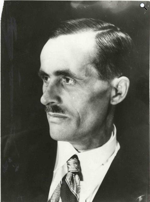 Rideg Sándor (1903-1966) Kossuth-díjas író, 1940 (Fotó: Sugár Kata/MNM/europeana.eu)