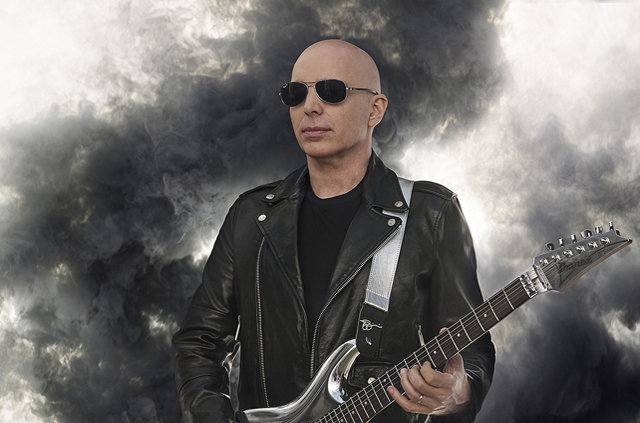 Joe Satriani amerikai gitáros és gitároktató (Fotó: Joseph Cultice)