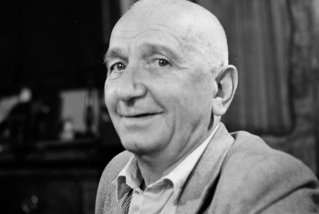 Tersánszky Józsi Jenő (1882-1969) Kossuth-díjas magyar író, költő az otthonában, Budapest, 1964 (Fotó: Fortepan/Hunyady József)