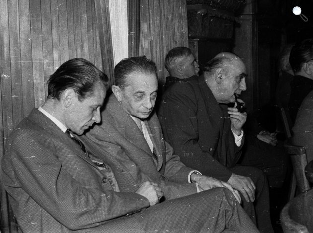 Váci Mihály költő, Lengyel József író és Illés Béla író az Írószövetségben, 1962 (Fotó: Fortepan/Hunyady József)