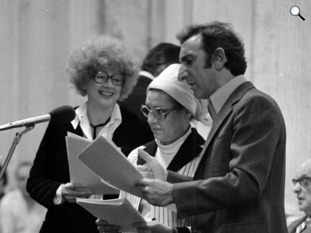 A Karinthy Színpad társulatának tagjai, Váradi Hédi, Tábori Nóra és Garas Dezső színművészek a Magyar Rádióban, 1979 (Fotó: Fortepan/Szalay Zoltán)