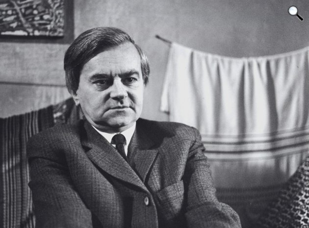 Weöres Sándor (1913-1989) költő, író, műfordító (Fotó: Langer Klára, Felicides Ildikó, PIM/europeana.eu)