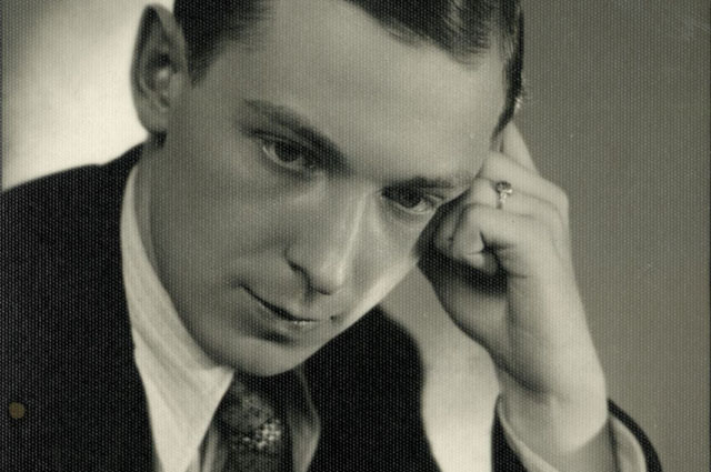 Dsida Jenő (1907-1938) költő, műfordító, 1930 (Fotó: Jovánovics Testvérek/PIM/europeana.eu)