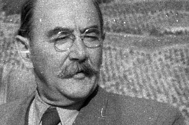 Nagy Imre (1896-1958), magyar kommunista politikus, gazdaságpolitikus, egyetemi tanár Badacsonytomajon, 1956 (Fotó: Fortepan/Kotnyek Antal)