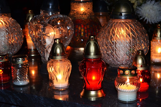 Változnak a temetkezési szokások - gyakori a gyertyás megemlékezés (Fotó: Pixabay)