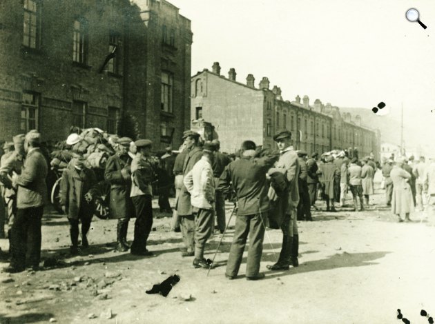 Első világháború - Katonák és önkéntes harcosok a hadifogoly-táborban, Pervaja Recska negyedben, a mai Karjernaja utca környékén, Vlagyivosztok, 1919 (Fotó: Fortepan/Lőw Miklós)