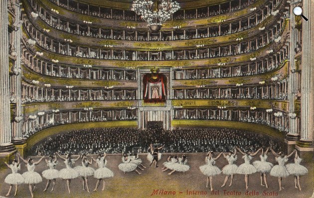 A színpadról nézve a nézőtér lenyűgöző a milánói Scala színházban, 1900 (Fotó: képeslap/Zenodot Verlagsgesellschaft)