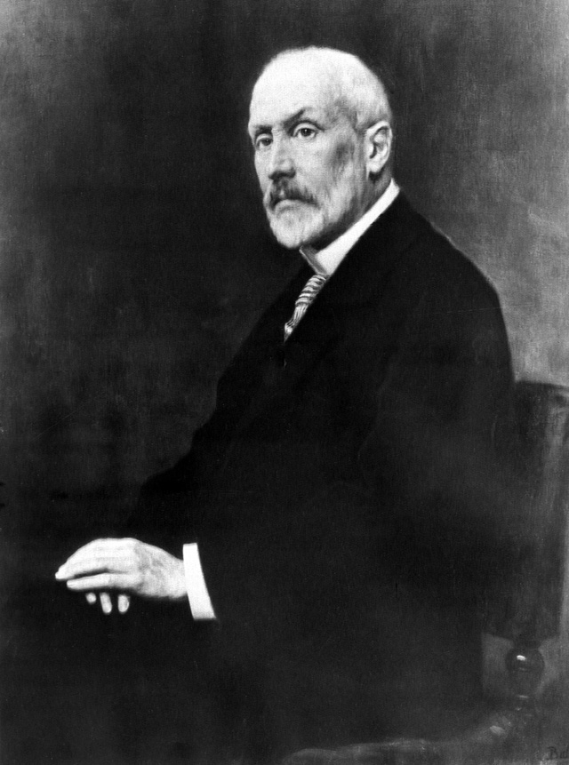 Eötvös Loránd (1848-1919) fizikus, politikus, akadémikus portréja, 1910 körül (Fotó: OSZK)