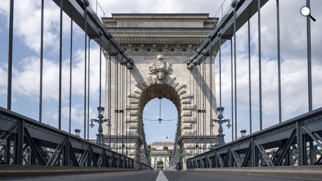 Budapest jelképe a felújított Lánchíd, 2023 (Fotó: MTI/Szigetváry Zsolt)