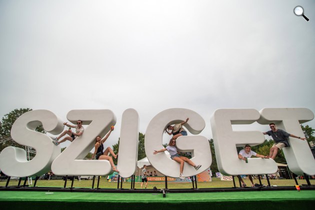 Sziget Fesztivál - Fiatalok a Sziget fesztiválon, Budapest (Fotó: MTI/Balogh Zoltán)